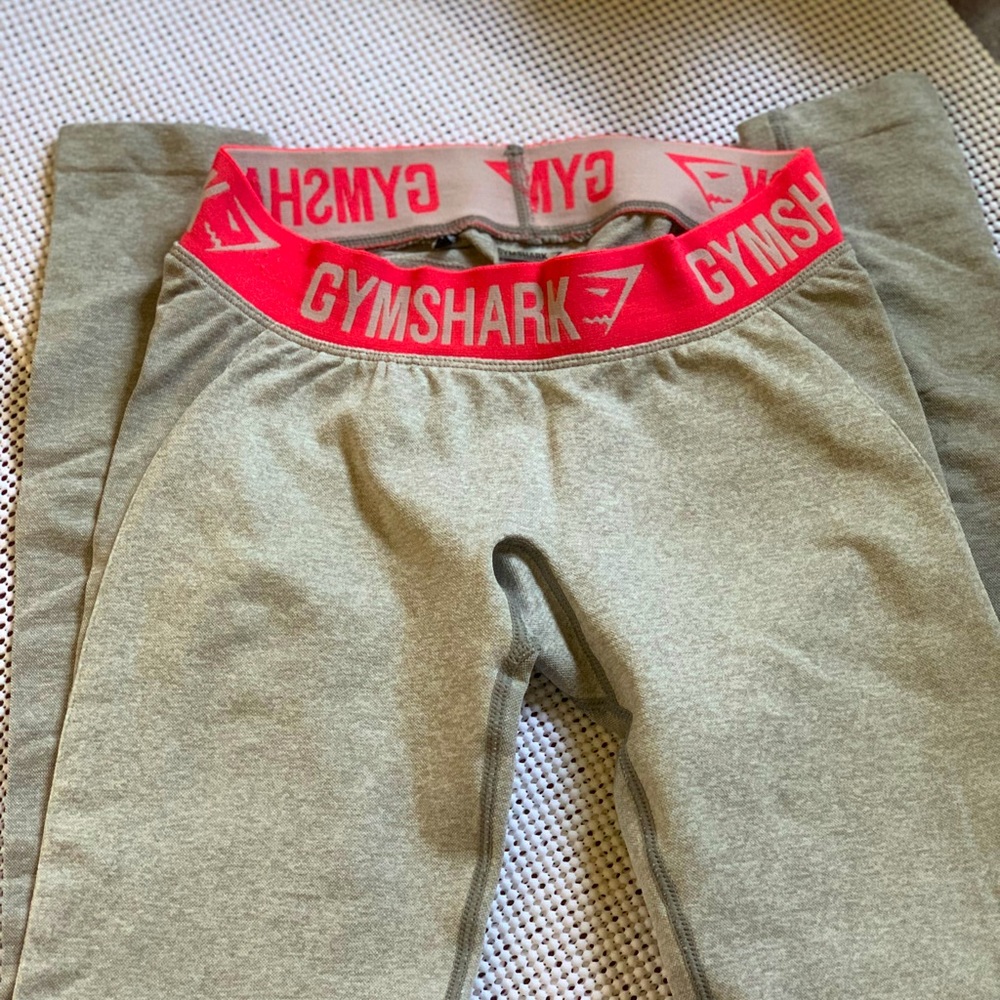 Mid-rise leggings from gymshark size S.